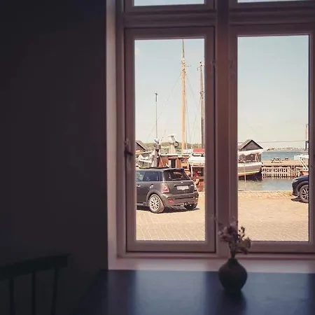 Dock House 95-97 * ミゼルファート